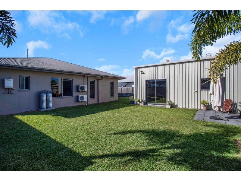 9 Eros Crt, Ooralea QLD 4740