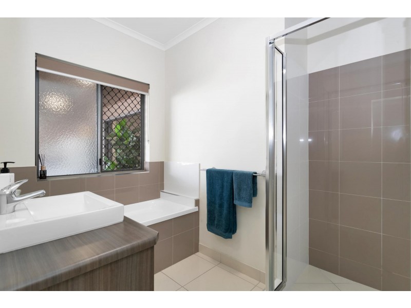 9 Eros Crt, Ooralea QLD 4740