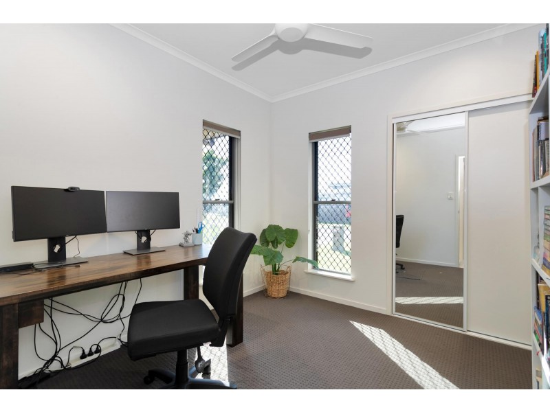 9 Eros Crt, Ooralea QLD 4740