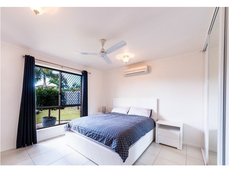 27 Davey Street, Glenella QLD 4740