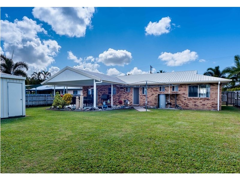 27 Davey Street, Glenella QLD 4740