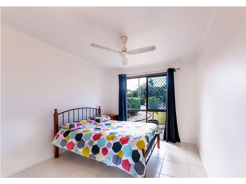 27 Davey Street, Glenella QLD 4740