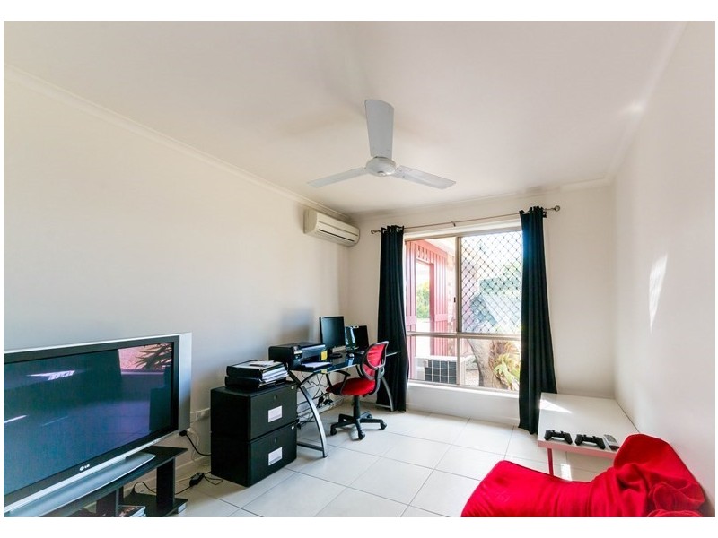 27 Davey Street, Glenella QLD 4740