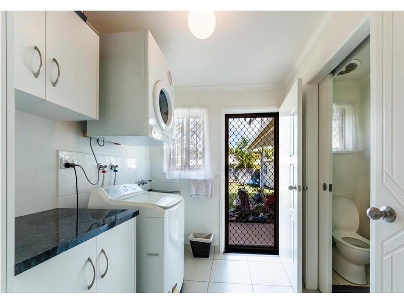 27 Davey Street, Glenella QLD 4740