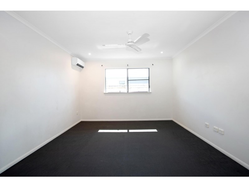 66 Makybe Diva Drive, Ooralea QLD 4740