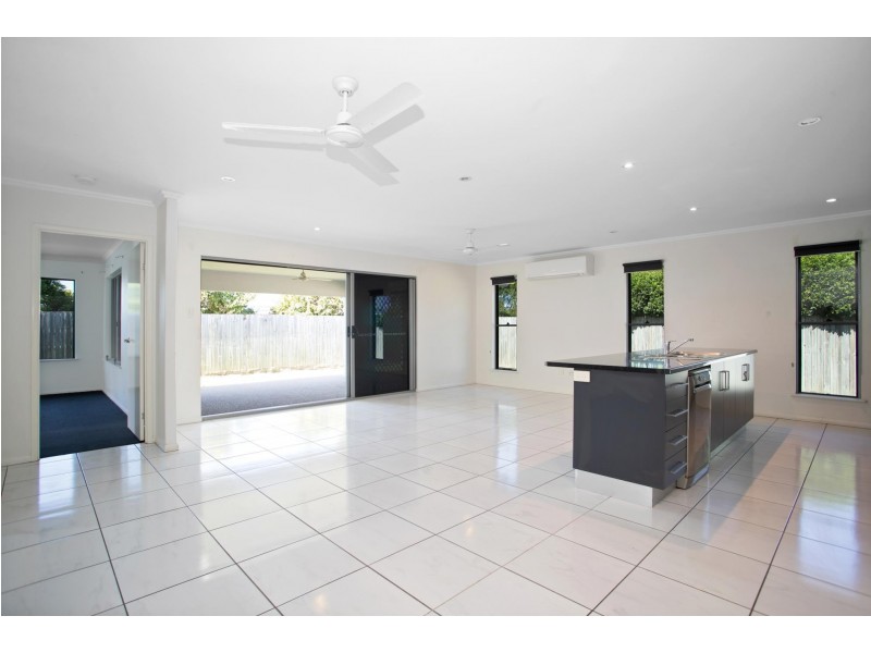 66 Makybe Diva Drive, Ooralea QLD 4740