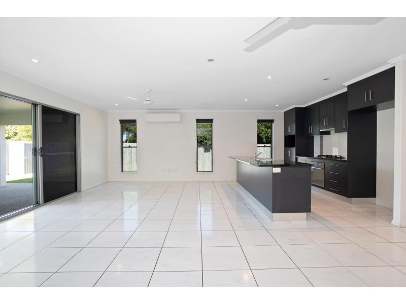 66 Makybe Diva Drive, Ooralea QLD 4740