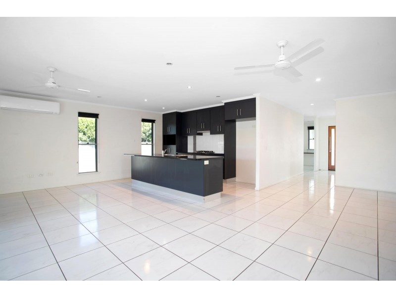 66 Makybe Diva Drive, Ooralea QLD 4740