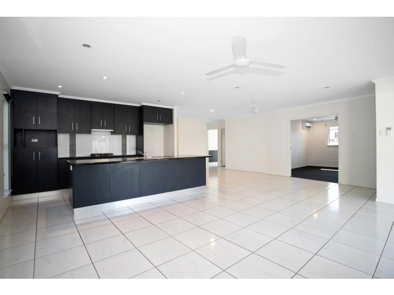 66 Makybe Diva Drive, Ooralea QLD 4740