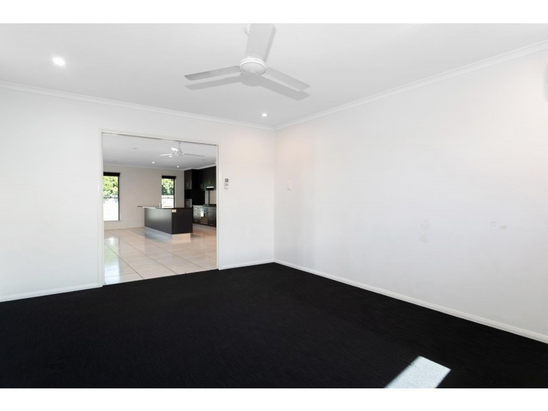 66 Makybe Diva Drive, Ooralea QLD 4740