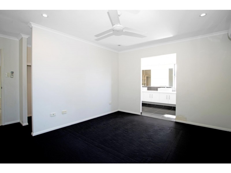 66 Makybe Diva Drive, Ooralea QLD 4740