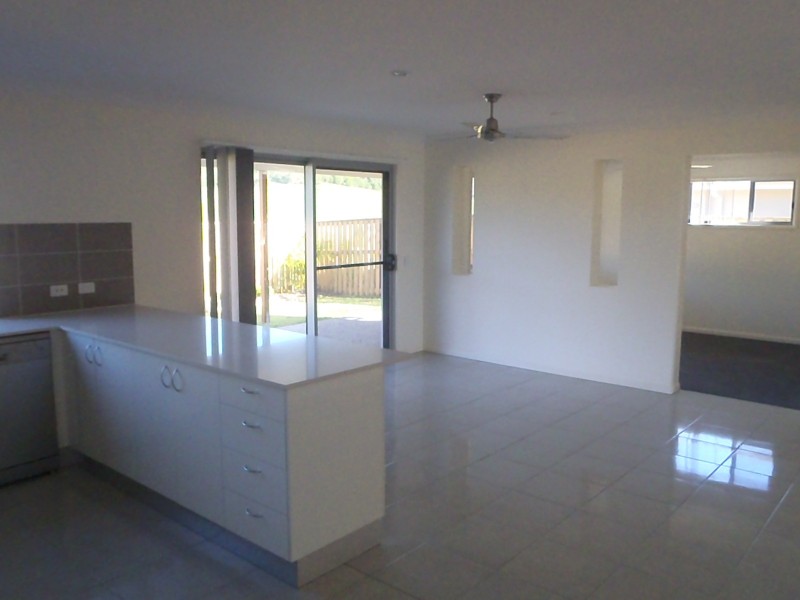 55 Scarborough Cct, Blacks Beach QLD 4740