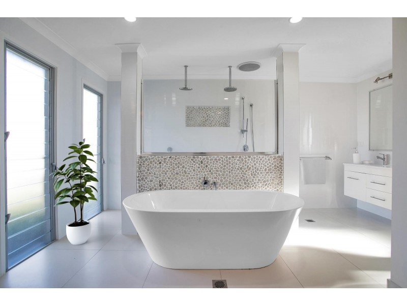 10 Montgomery Street, Rural View QLD 4740