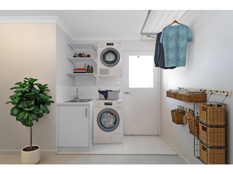 10 Montgomery Street, Rural View QLD 4740