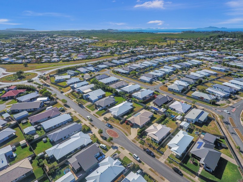 10 Montgomery Street, Rural View QLD 4740