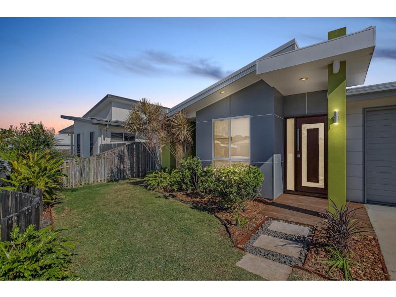 10 Montgomery Street, Rural View QLD 4740