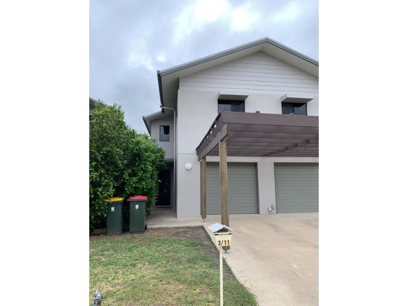 3/11 Macpherson Street, Moranbah QLD 4744