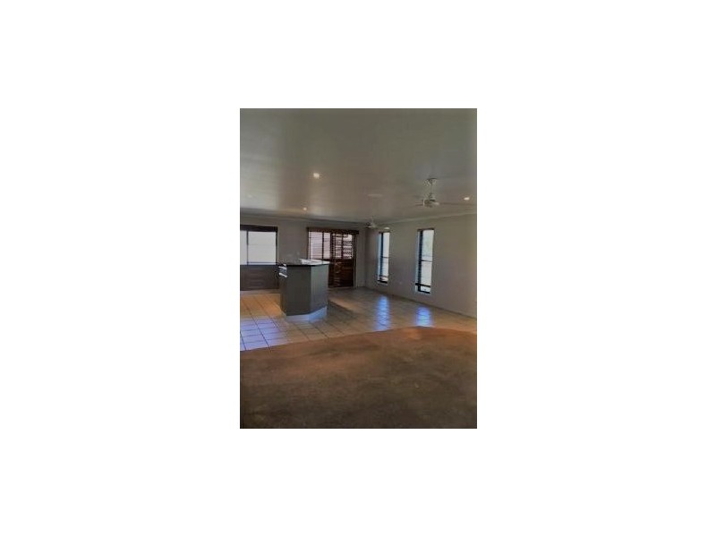 1 Norton Crt, Moranbah QLD 4744