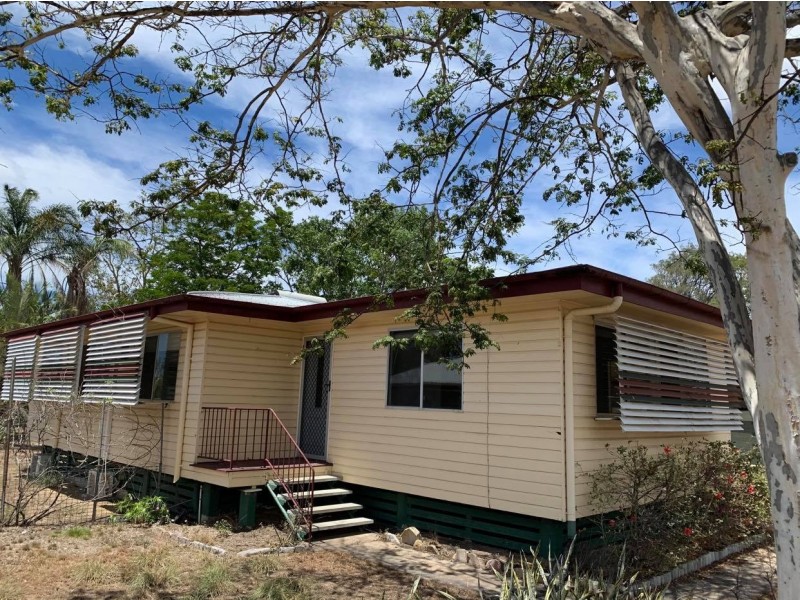 11 Singleton Street, Dysart QLD 4745