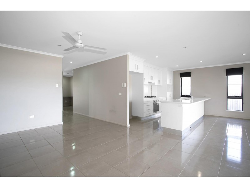 51 Makybe Diva Drive, Ooralea QLD 4740