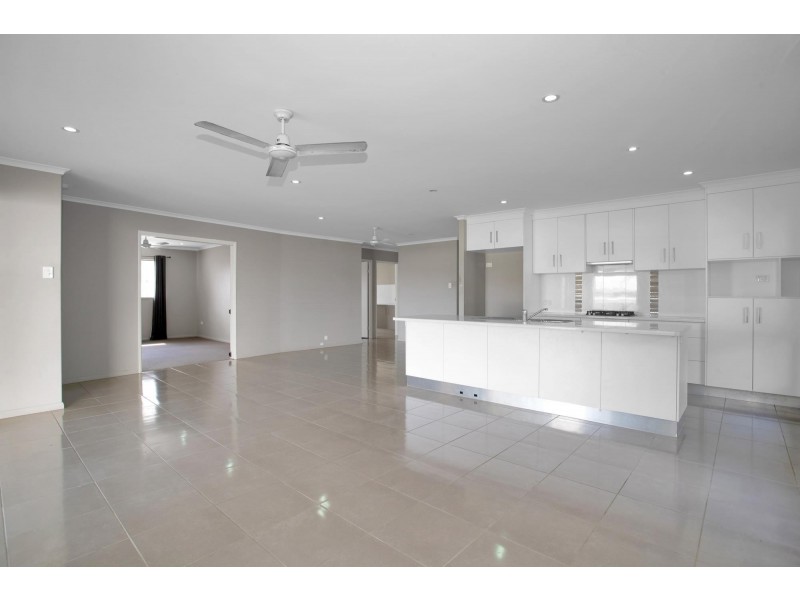 51 Makybe Diva Drive, Ooralea QLD 4740