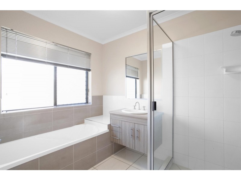 4 Pelorus Court, Ooralea QLD 4740