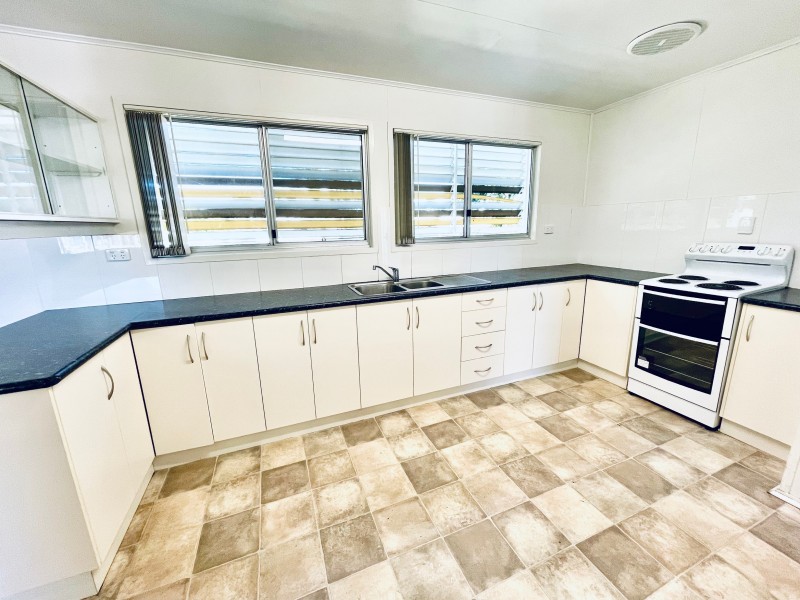 27 Barraclough Crescent, Moranbah QLD 4744