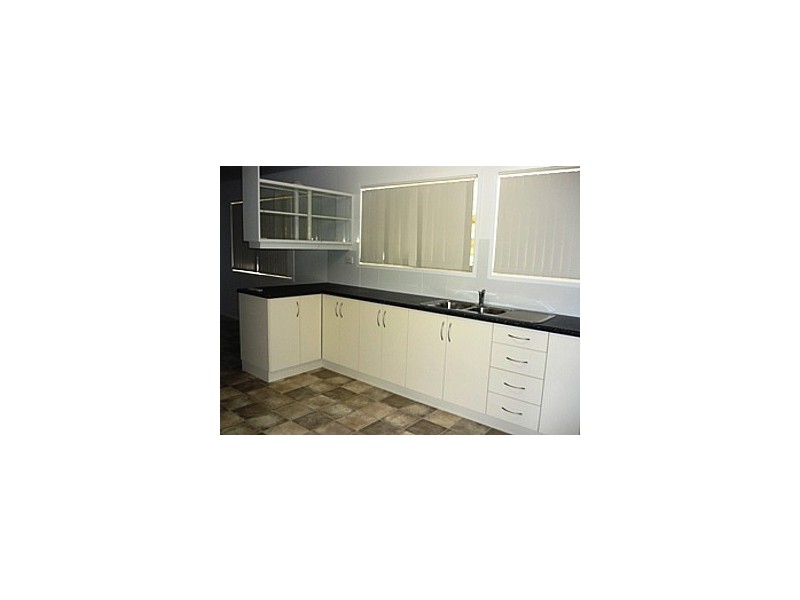 27 Barraclough Crescent, Moranbah QLD 4744