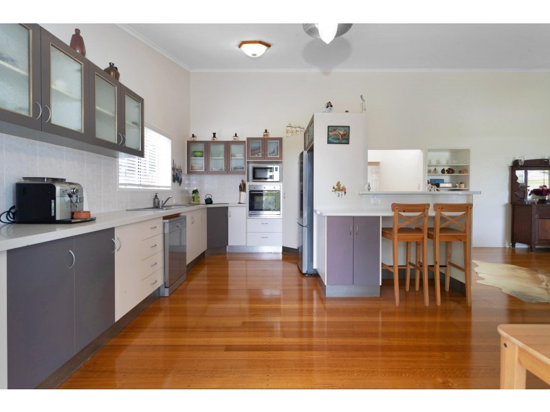 2 Antoney Lane, Sarina Beach QLD 4737