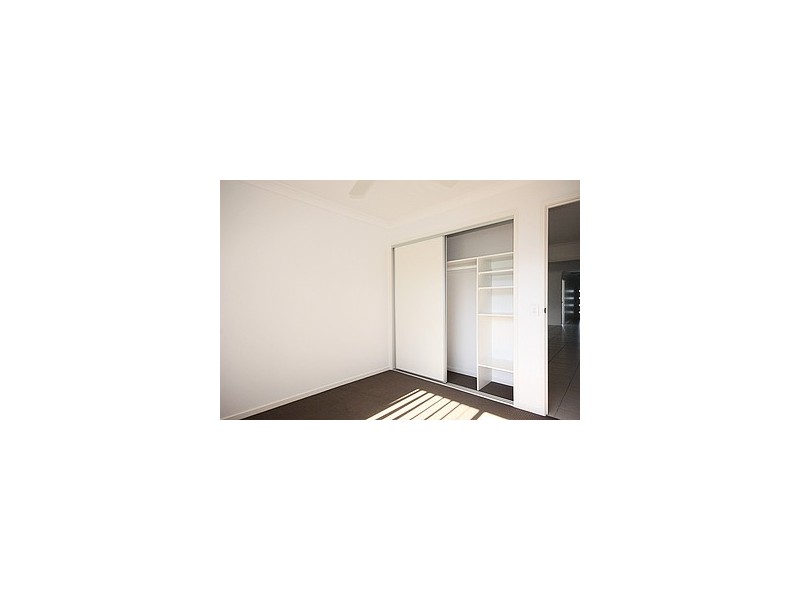 5 Majesty Street, Rural View QLD 4740