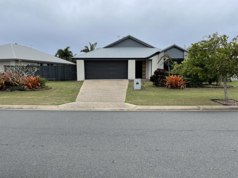 34 Coogee Terrace, Blacks Beach QLD 4740