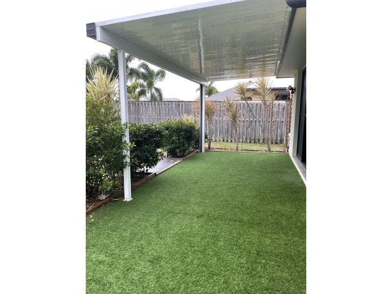 34 Coogee Terrace, Blacks Beach QLD 4740