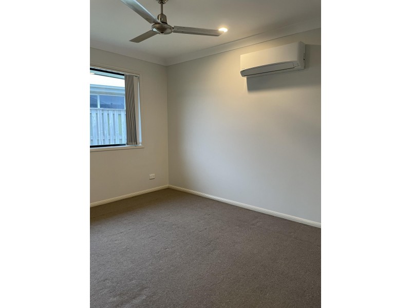 34 Coogee Terrace, Blacks Beach QLD 4740