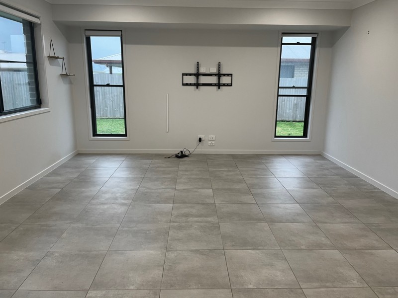 9 Holyman Street, Rural View QLD 4740