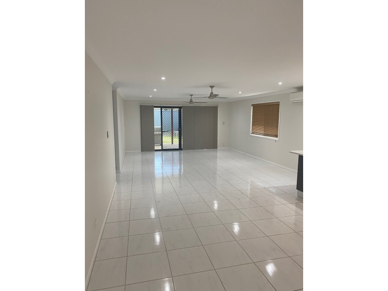 4 Kingfisher Street, Moranbah QLD 4744