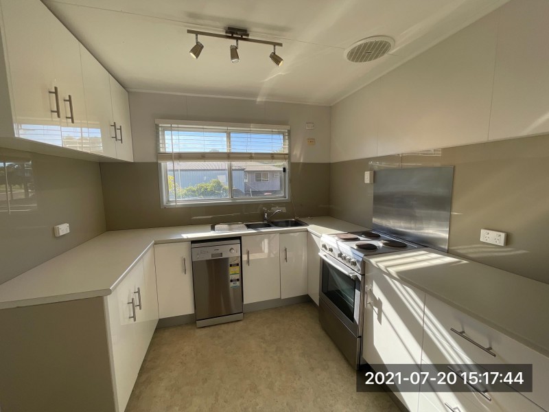 27 Bradman Street, Moranbah QLD 4744