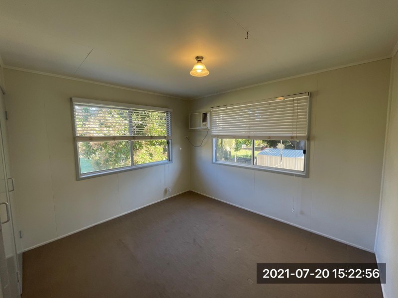 27 Bradman Street, Moranbah QLD 4744