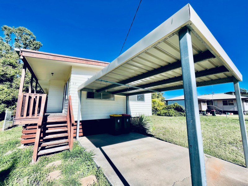 27 Bradman Street, Moranbah QLD 4744