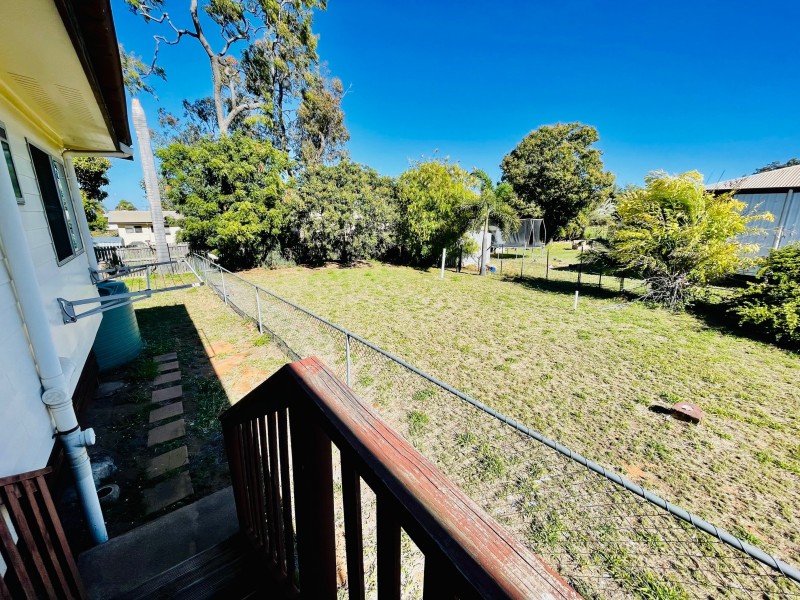 27 Bradman Street, Moranbah QLD 4744