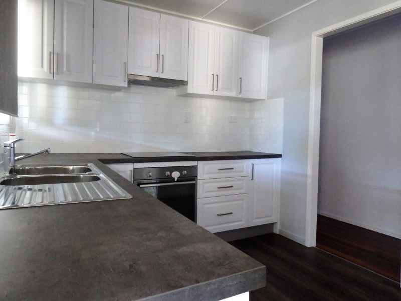 30 Middle Crescent, Dysart QLD 4745