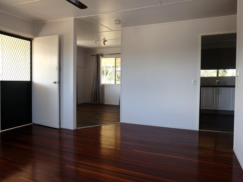 30 Middle Crescent, Dysart QLD 4745