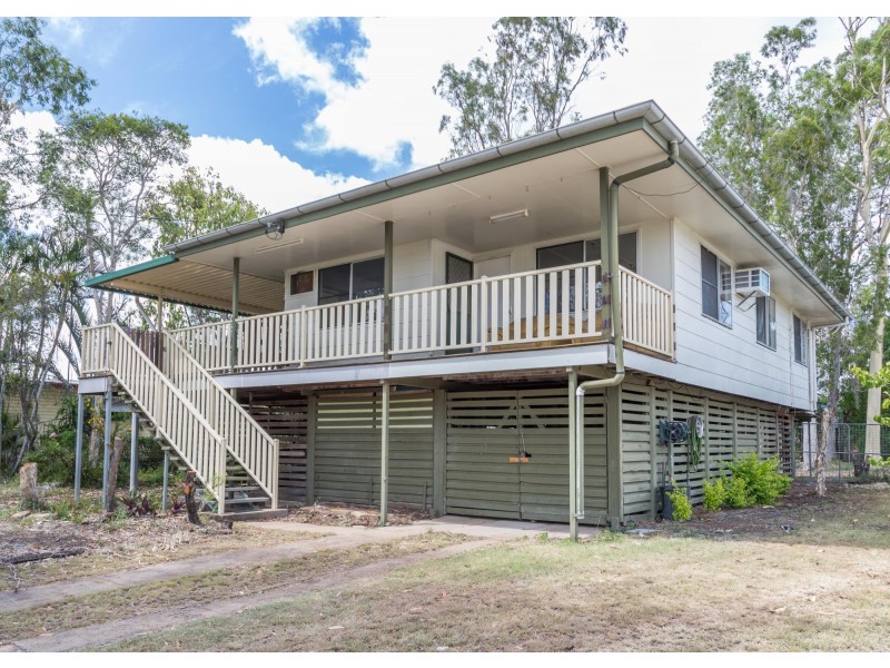 30 Middle Crescent, Dysart QLD 4745