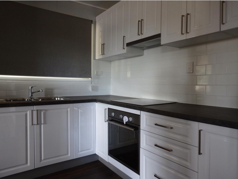 30 Middle Crescent, Dysart QLD 4745