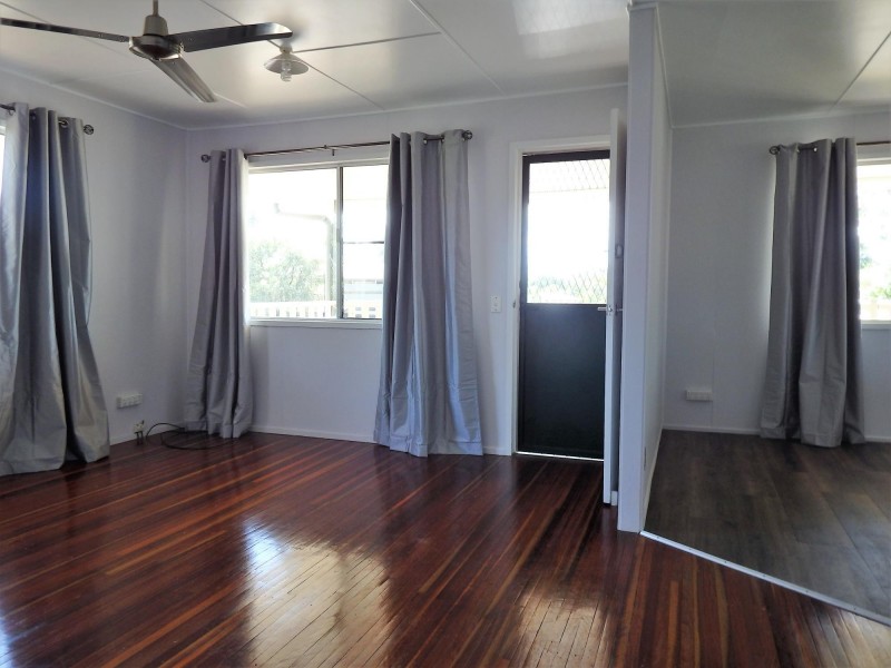 30 Middle Crescent, Dysart QLD 4745