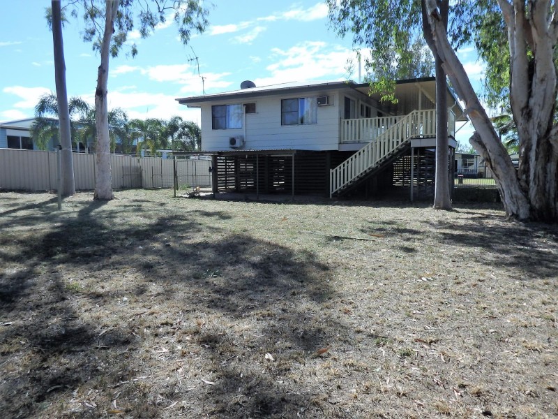 30 Middle Crescent, Dysart QLD 4745