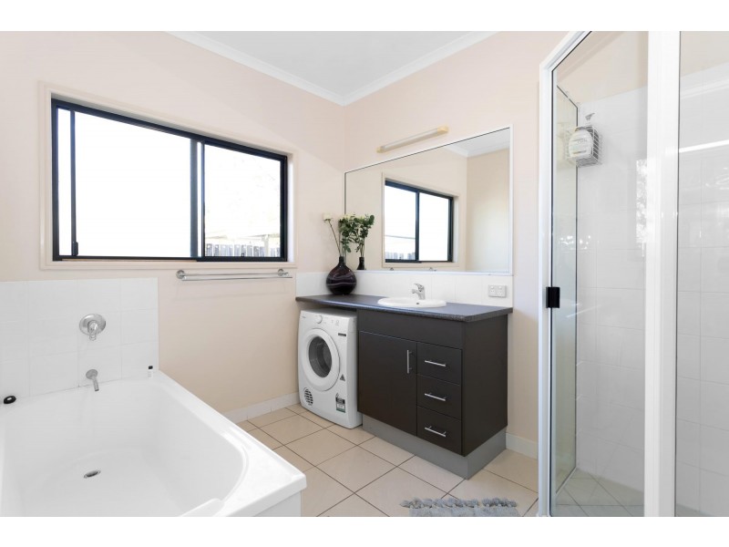 300 Bedford Road, Andergrove QLD 4740