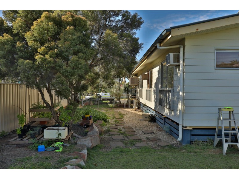 4 Sedgman Street, Moranbah QLD 4744