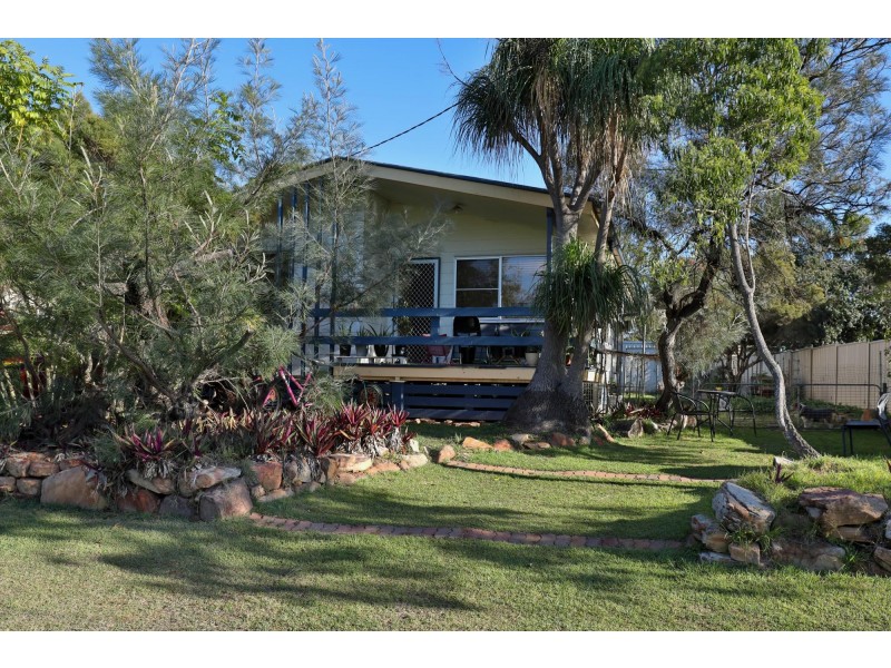 4 Sedgman Street, Moranbah QLD 4744