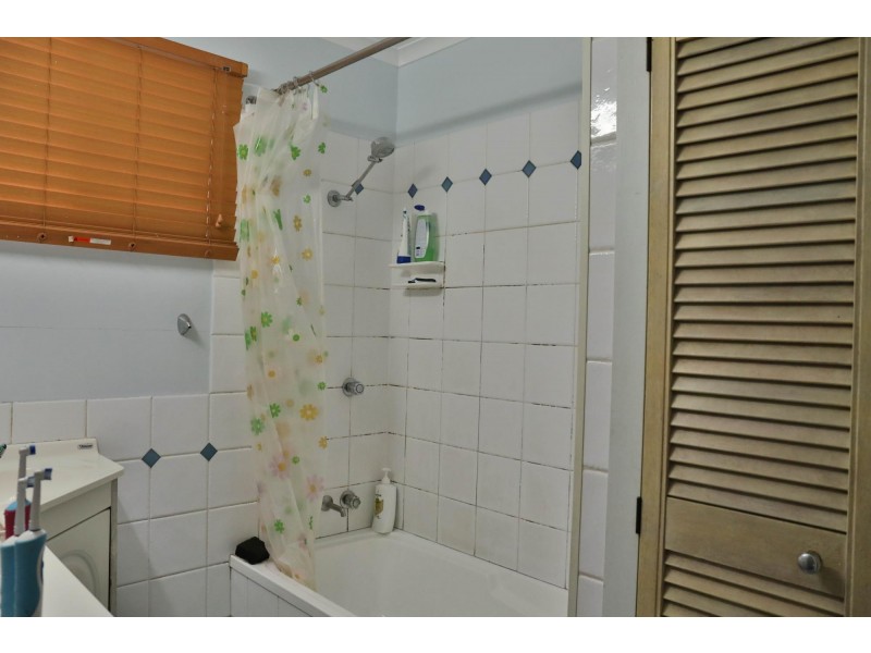 4 Sedgman Street, Moranbah QLD 4744