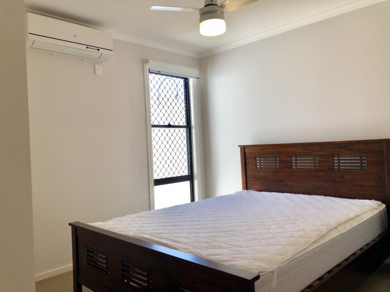 2/5 Atkinson Street, Middlemount QLD 4746